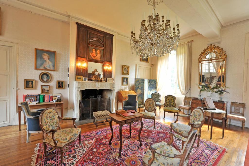 Villeneuve-sur-Allier Chateau Du Riau Bed & Breakfast エクステリア 写真