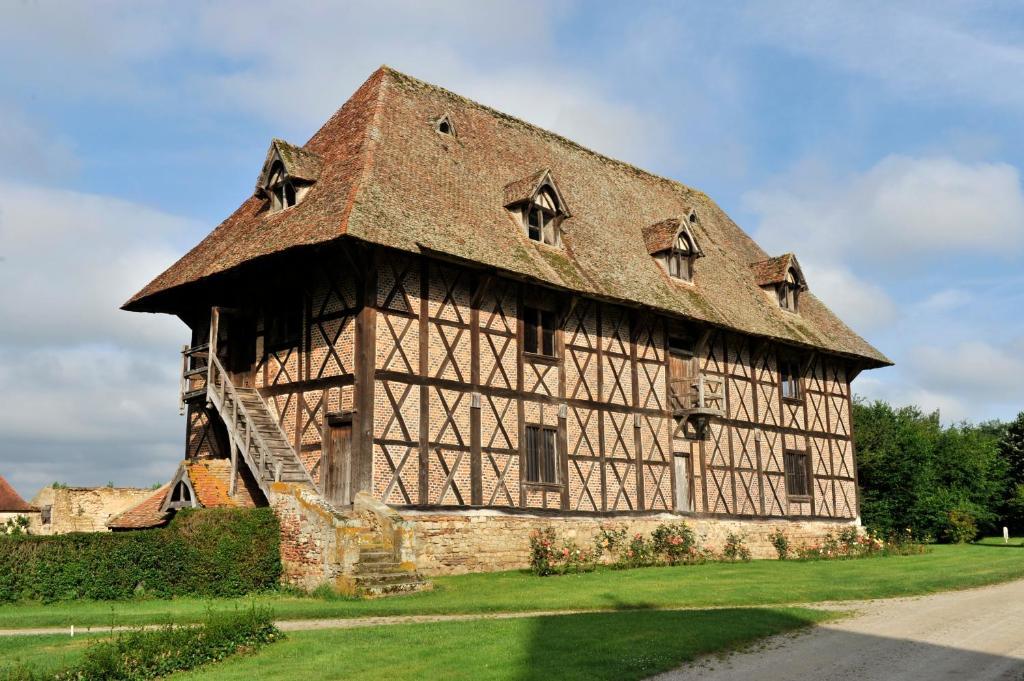 Villeneuve-sur-Allier Chateau Du Riau Bed & Breakfast エクステリア 写真